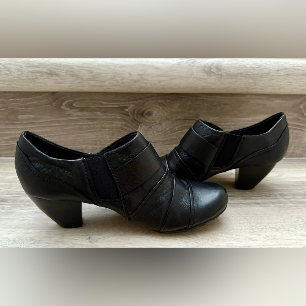 Witchy Black leather Women's Heeled Shoes - Picture 4 of 16